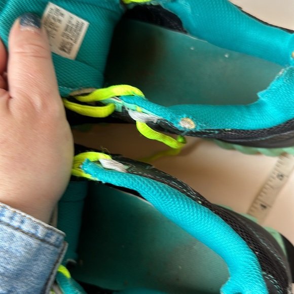 Adidas vigor trail running shoes size 6 black and teal sneakers - Picture 8 of 8